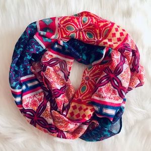 ｃｏｌｏｒｏｆｕｌ  ｗｒａｐ  ｓｃａｒｆ
